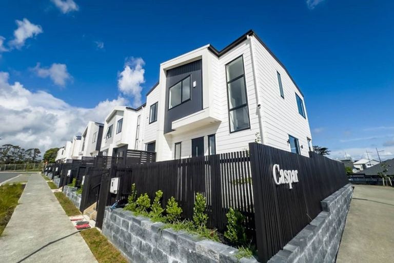 Photo of property in 18 Balthazar Road, Kumeu, 0810