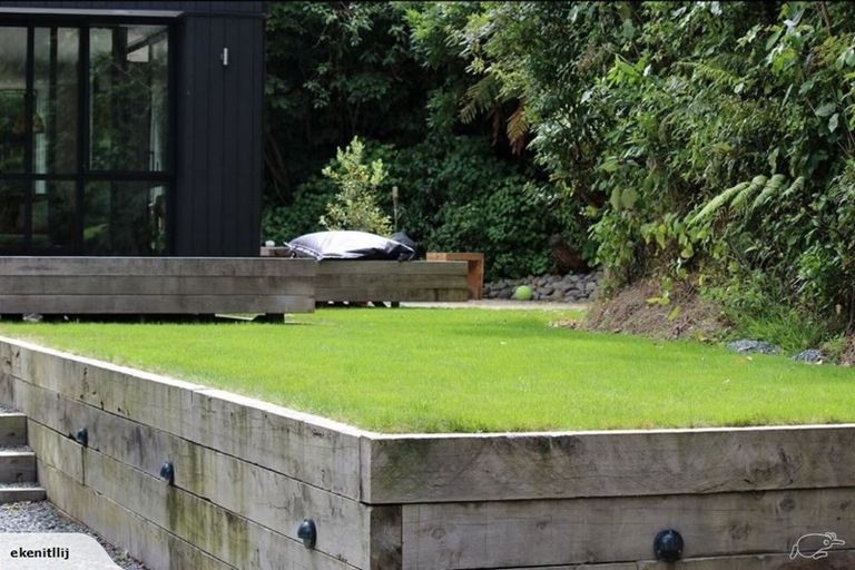 Photo of property in 2 Corrondella Grove, Belmont, Lower Hutt, 5010