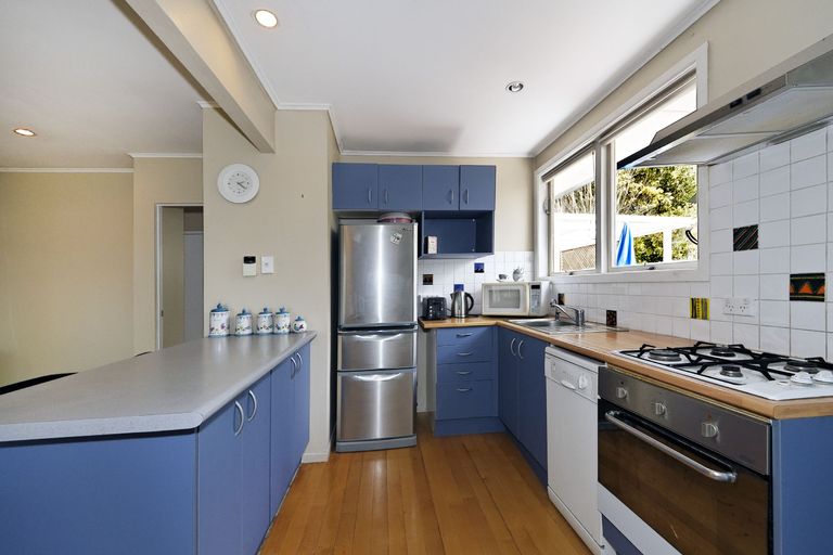 Photo of property in 103 Konini Road, Titirangi, Auckland, 0604