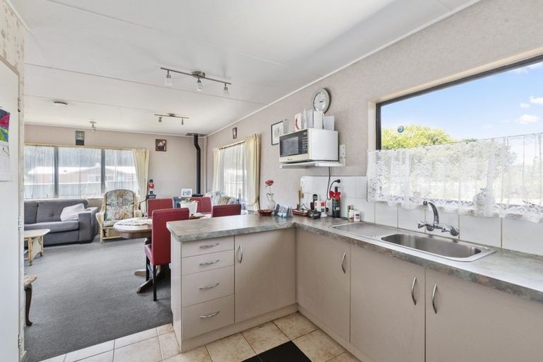 Photo of property in 16 Cousins Avenue East, Foxton Beach, Foxton, 4815