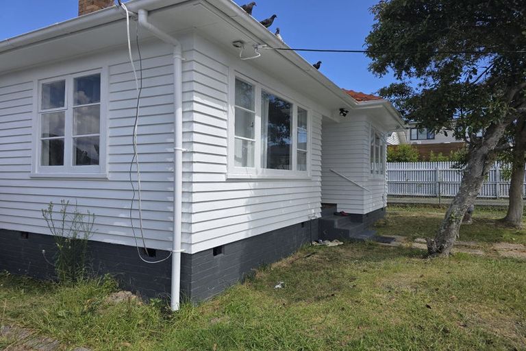 Photo of property in 25 Archibald Road, Kelston, Auckland, 0602