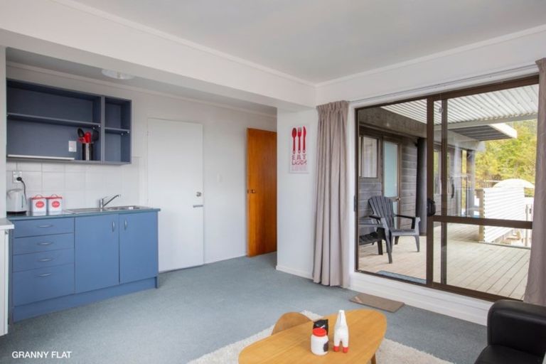 Photo of property in 986 Sandspit Road, Sandspit, Warkworth, 0982