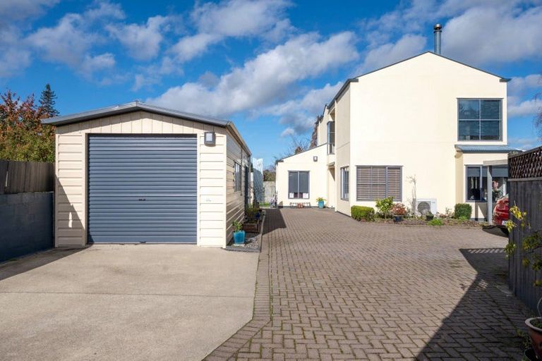 Photo of property in 4a La Trobe Place, Utuhina, Rotorua, 3015