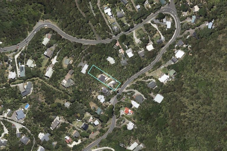 Photo of property in 15 Piha Road, Piha, New Lynn, 0772