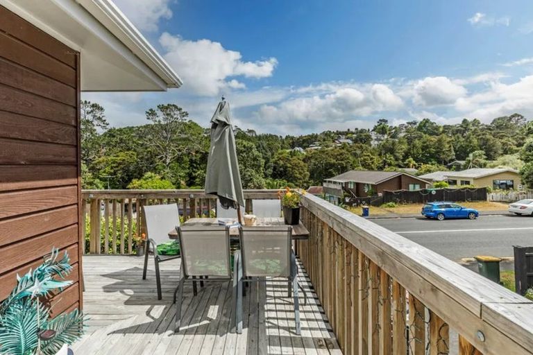 Photo of property in 1/111 Spinella Drive, Bayview, Auckland, 0629