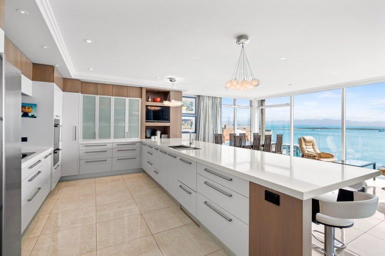 Photo of property in Quay Apartments Tower 2, 206/283 Wakefield Quay, Stepneyville, Nelson, 7010