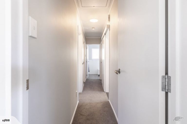 Photo of property in 6a Perrin Place, Kelvin Grove, Palmerston North, 4414