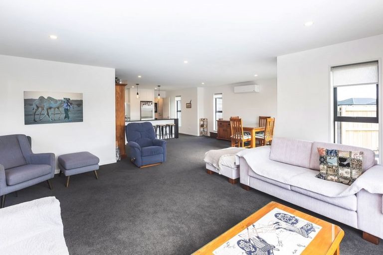 Photo of property in 7 Loch Tanna Way, Broomfield, Christchurch, 8042