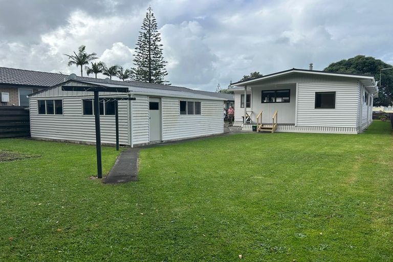 Photo of property in 14 Elizabeth Street, Orewa, 0931