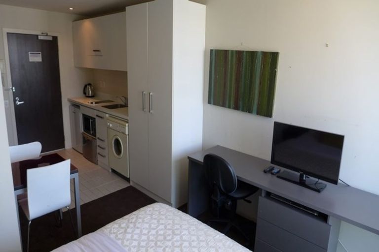 Photo of property in The Quadrant Apartments, 2304/10 Waterloo Quadrant, Auckland Central, Auckland, 1010