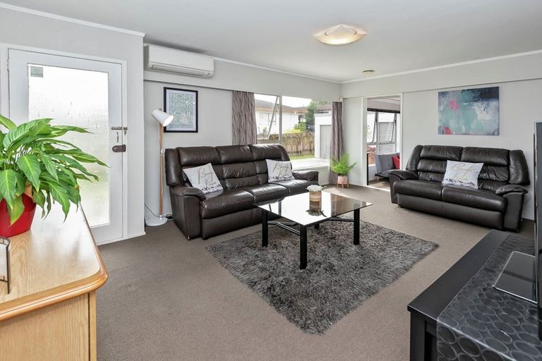 Photo of property in 2/3 Cromdale Avenue, Highland Park, Auckland, 2010