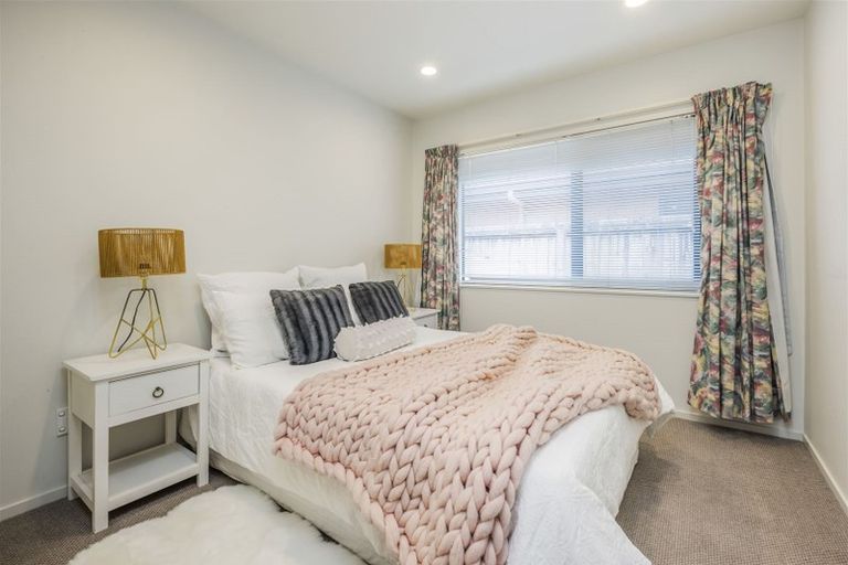 Photo of property in 15a Callis Avenue, Opaheke, Papakura, 2113