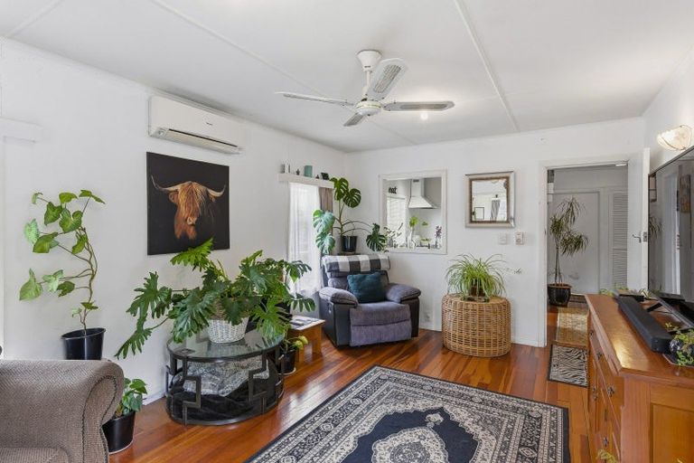 Photo of property in 13 Rua Road, Paraparaumu Beach, Paraparaumu, 5032