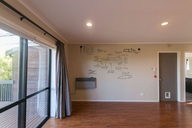 Photo of property in 3 Cairnbrae Court, Northcross, Auckland, 0632