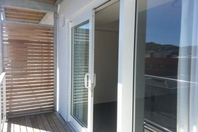 Photo of property in The Peak Apartments, 702/170 Taranaki Street, Te Aro, Wellington, 6011