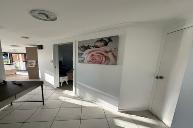 Photo of property in 6 Hume Drive, Hillcrest, Auckland, 0627