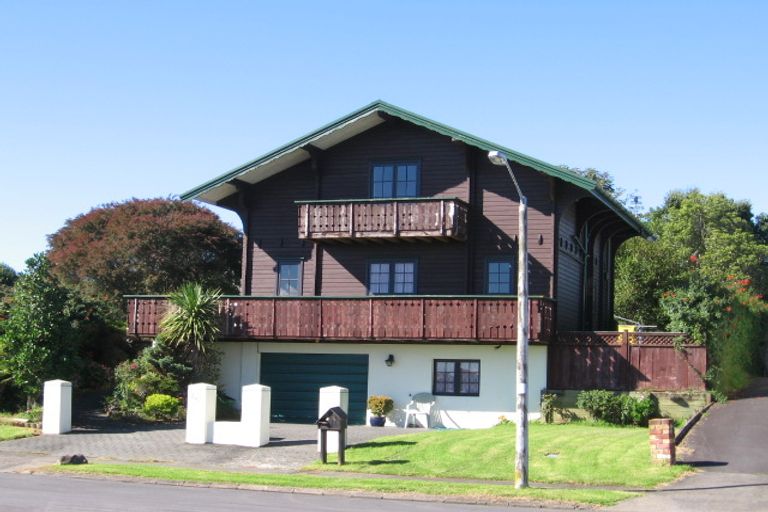 Photo of property in 25 Sheralee Place, Bucklands Beach, Auckland, 2014