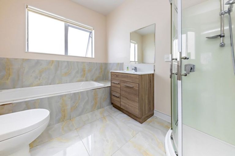 Photo of property in 87 Popokatea Drive, Takanini, 2112