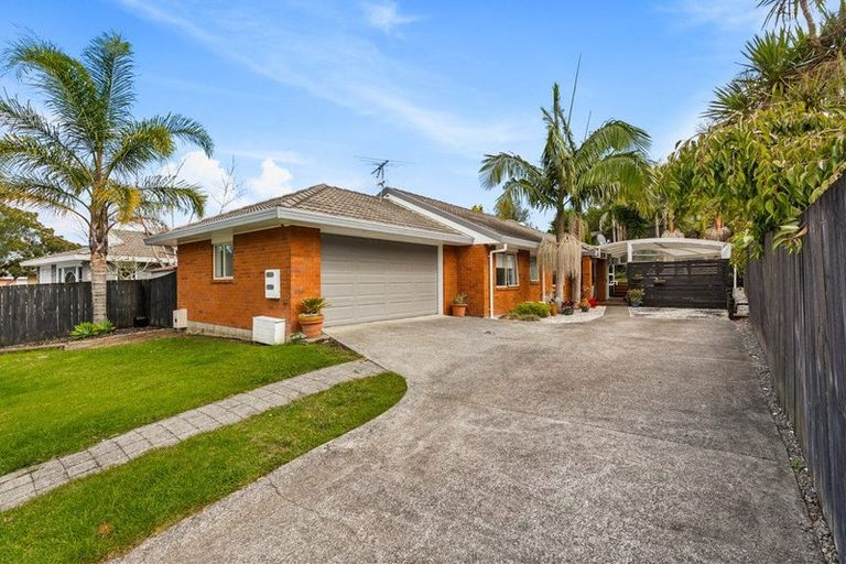 Photo of property in 24 Millstream Drive, Henderson, Auckland, 0610
