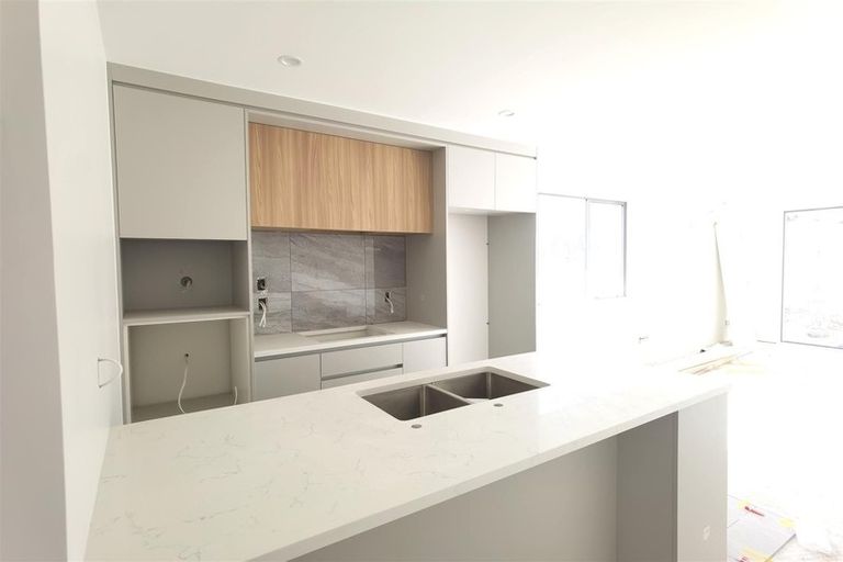 Photo of property in 6 Fredrick Hanson Road, Papakura, 2110