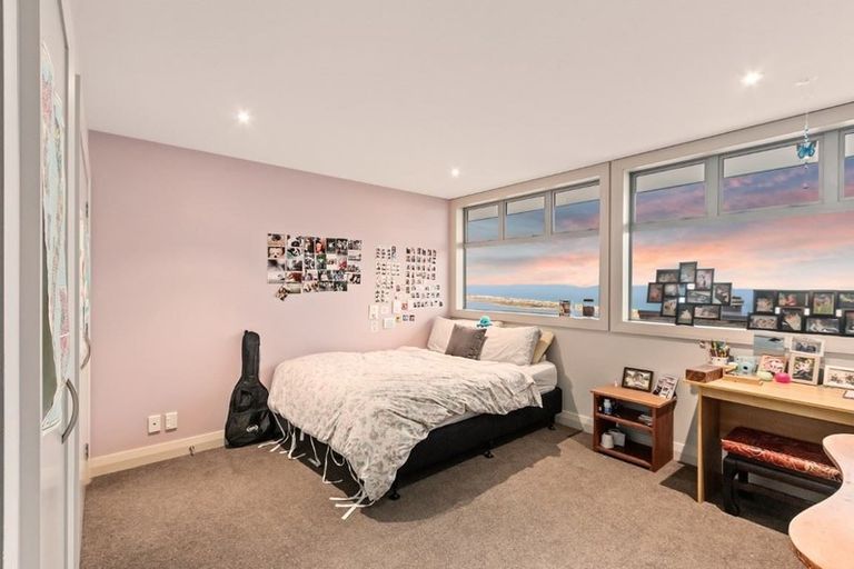 Photo of property in 11 Cirrus Lane, Mount Pleasant, Christchurch, 8081