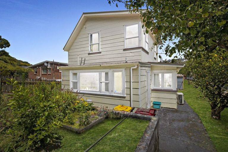 Photo of property in 6 Awarua Street, Ngaio, Wellington, 6035