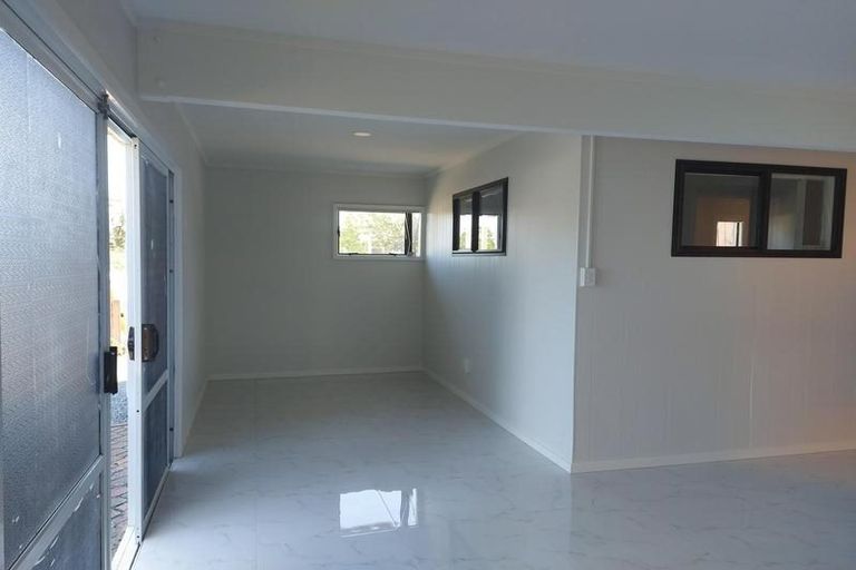 Photo of property in 34 Preston Avenue, Henderson, Auckland, 0610