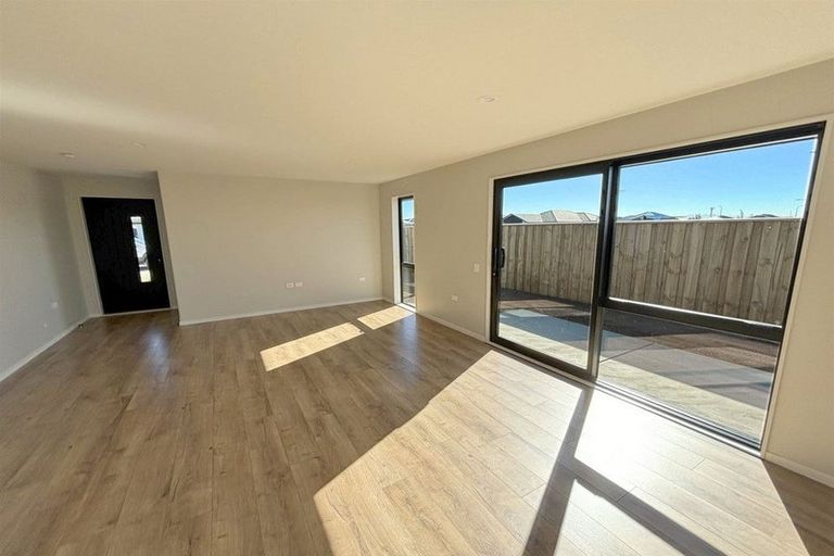 Photo of property in 15 Busby Way, Rolleston, 7614