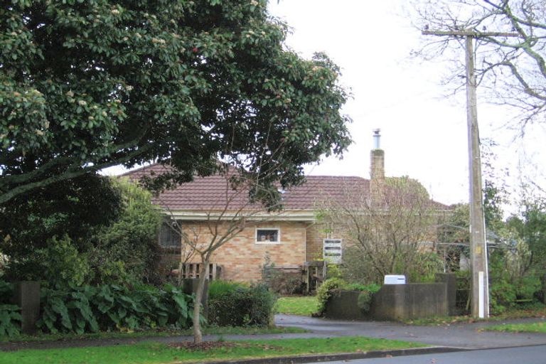 Photo of property in 26 Dixon Road, Fitzroy, Hamilton, 3206