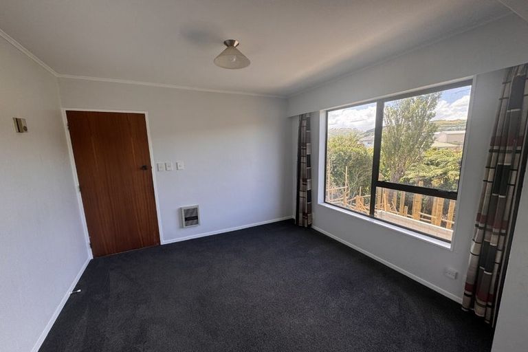 Photo of property in 25 Ngatitoa Street, Tawa, Wellington, 5028