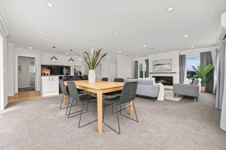 Photo of property in 10 Weatherdeck Close, Whitby, Porirua, 5024