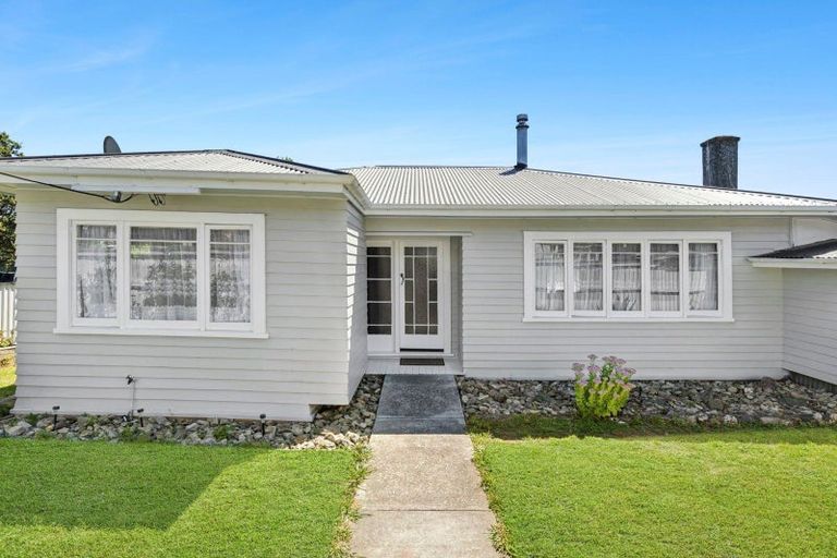 Photo of property in 38 Tipahi Street, Nelson South, Nelson, 7010