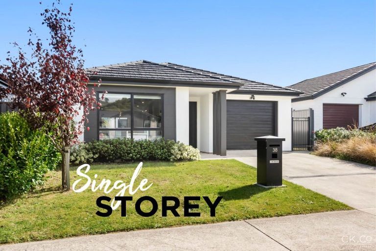 Photo of property in 38 Te Kaeaea Crescent, Wallaceville, Upper Hutt, 5018