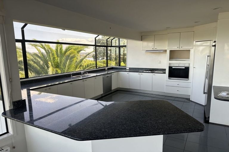 Photo of property in 30 Sylvan Park Avenue, Milford, Auckland, 0620