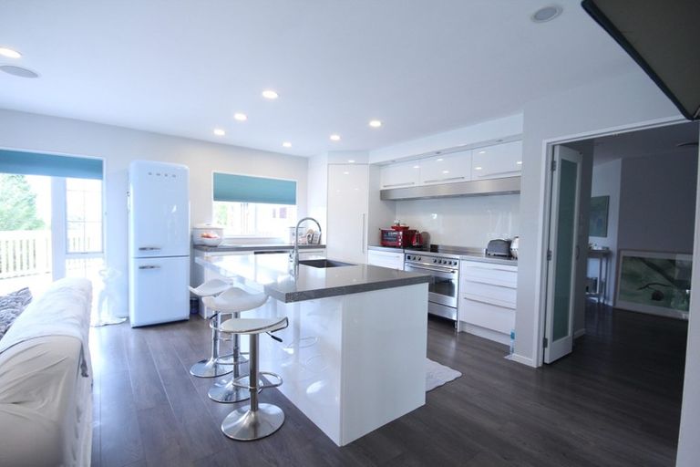 Photo of property in 25 Hobson Road, Lucas Heights, Auckland, 0632