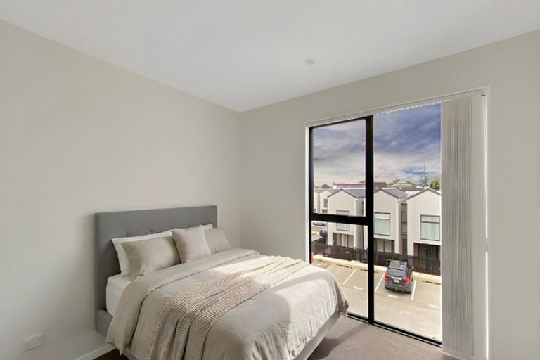 Photo of property in 27 Tukari Lane, Mangere Bridge, Auckland, 2022