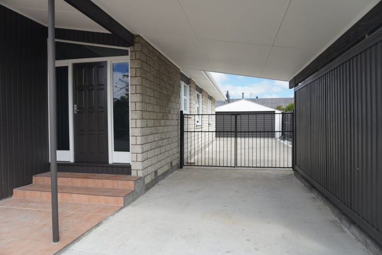 Photo of property in 19 Talltree Avenue, Avonhead, Christchurch, 8042