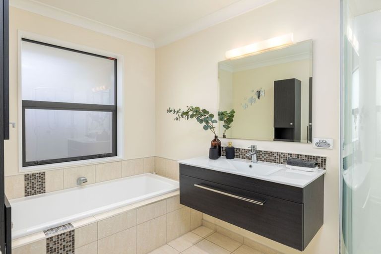 Photo of property in 9 Old Red Barn Road, Halswell, Christchurch, 8025