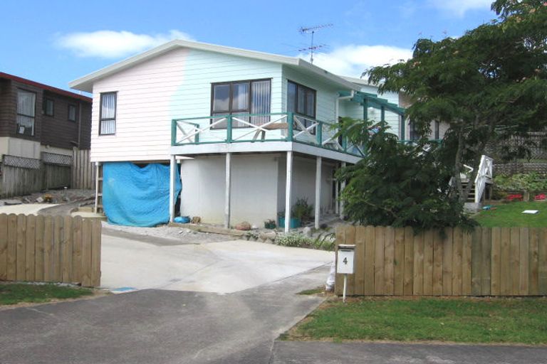 Photo of property in 4 Emery Grove, Bayview, Auckland, 0629