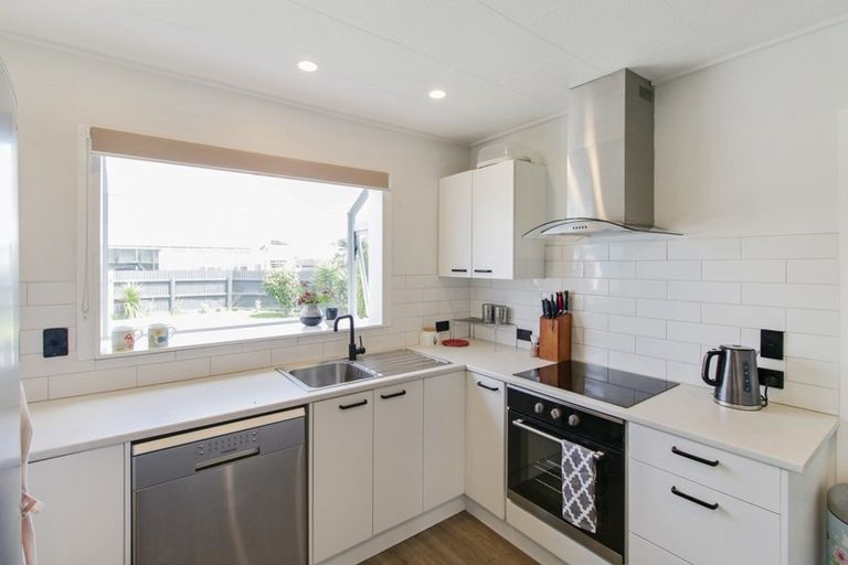 Photo of property in 16 Linklater Avenue, Foxton Beach, Foxton, 4815