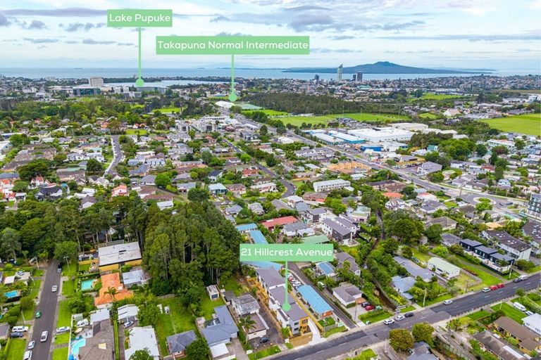 Photo of property in 21c Hillcrest Avenue, Hillcrest, Auckland, 0627