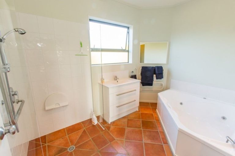 Photo of property in 112c Paetawa Road, Peka Peka, Waikanae, 5391
