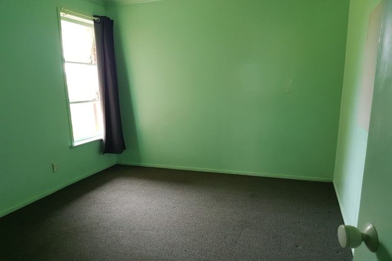 Photo of property in 23 Evans Road, Glen Eden, Auckland, 0602