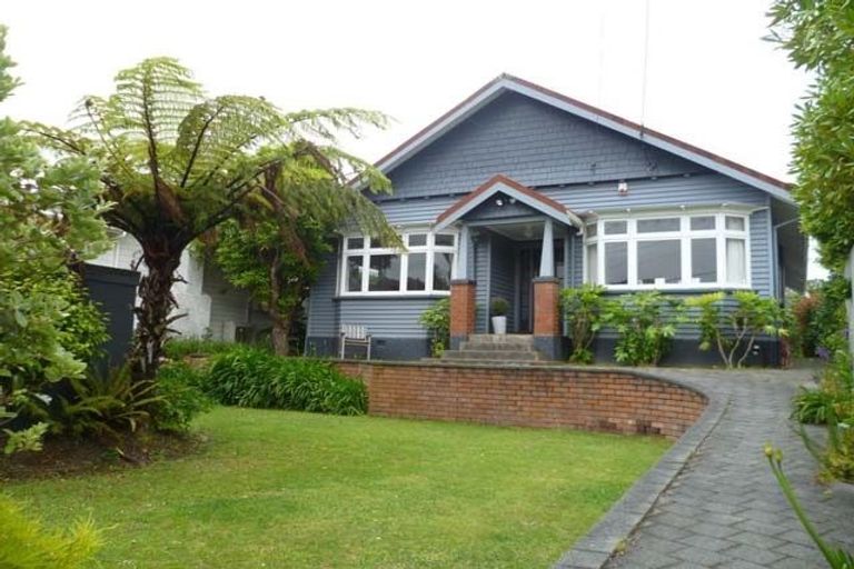 Photo of property in 61 Creswick Terrace, Northland, Wellington, 6012