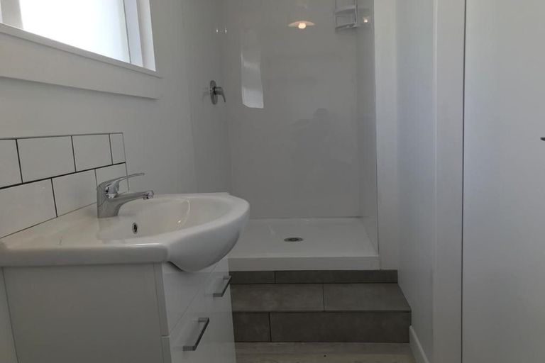 Photo of property in 46 Alice Street, Riverhead, 0820