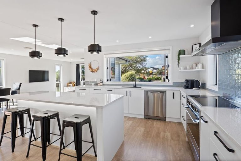 Photo of property in 3 Barbaras Way, Waikanae Beach, Waikanae, 5036