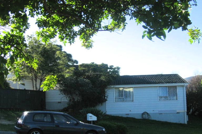 Photo of property in 120 Holborn Drive, Stokes Valley, Lower Hutt, 5019