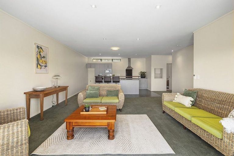 Photo of property in 6 Mitika Way, Strathmore Park, Wellington, 6022