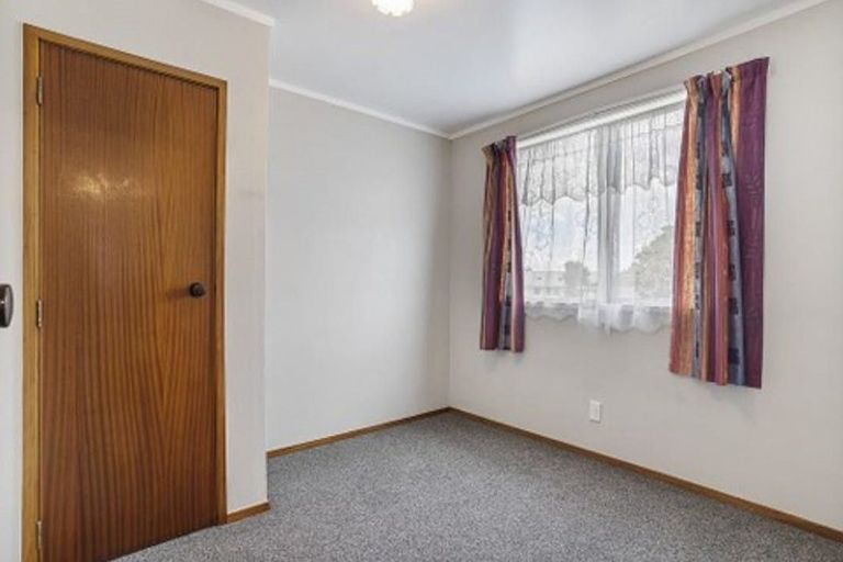 Photo of property in 307 Roscommon Road, Clendon Park, Auckland, 2103
