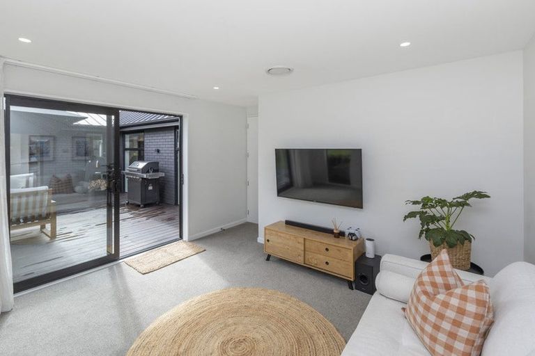 Photo of property in 7 Winning Post Place, Halswell, Christchurch, 8025